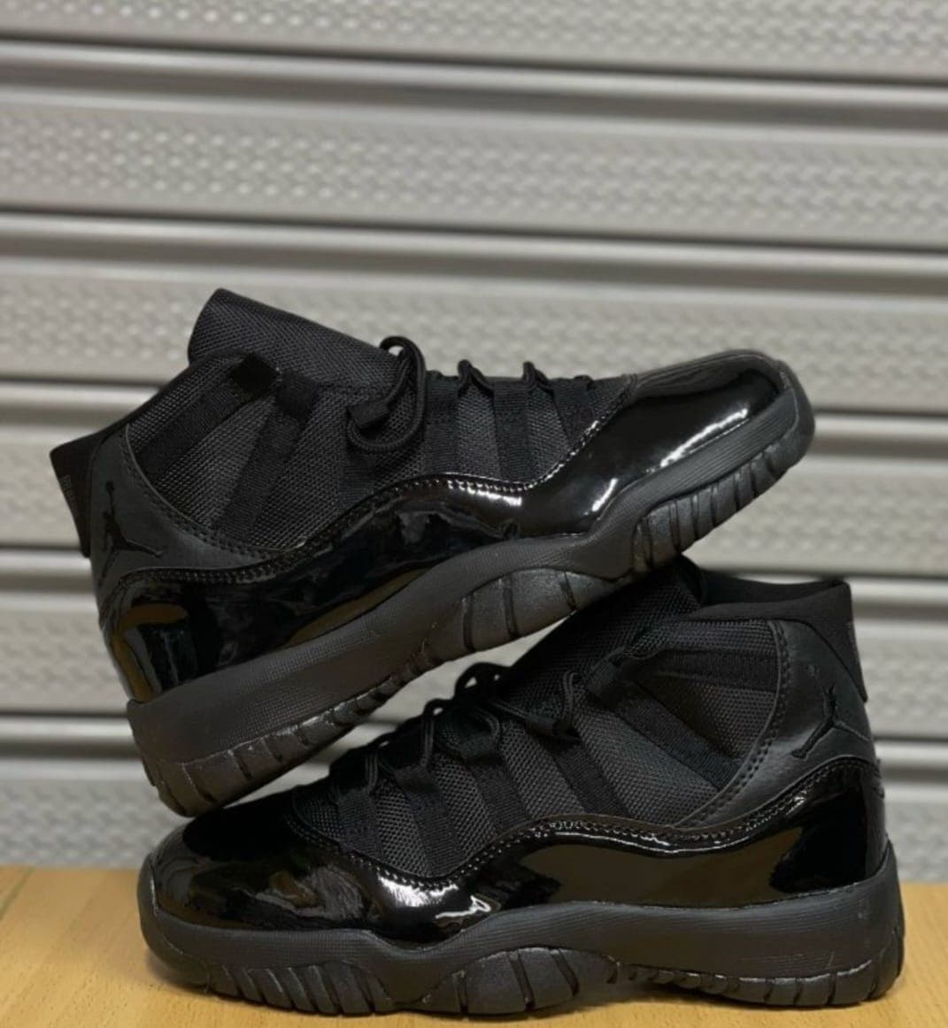 black.jpg