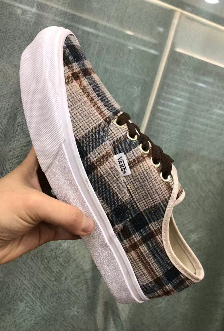 plaidwhite.jpg