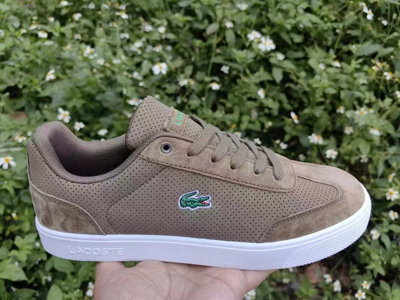 khaki.jpg